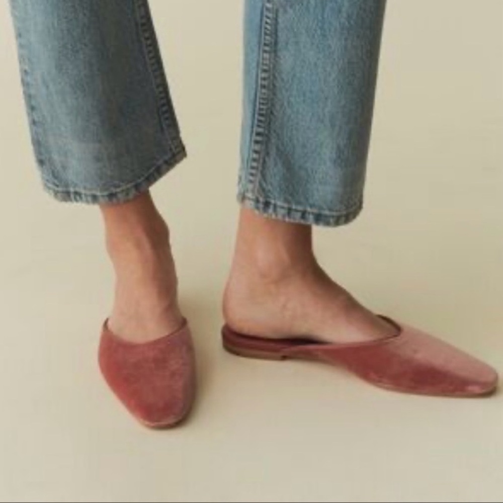 Doen Rose Suede Pointed Mule Slides